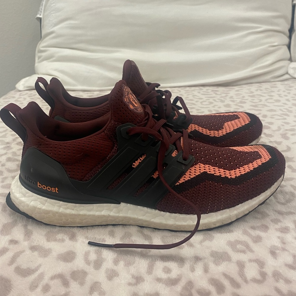 Adidas Ultraboost- Manchester View 2